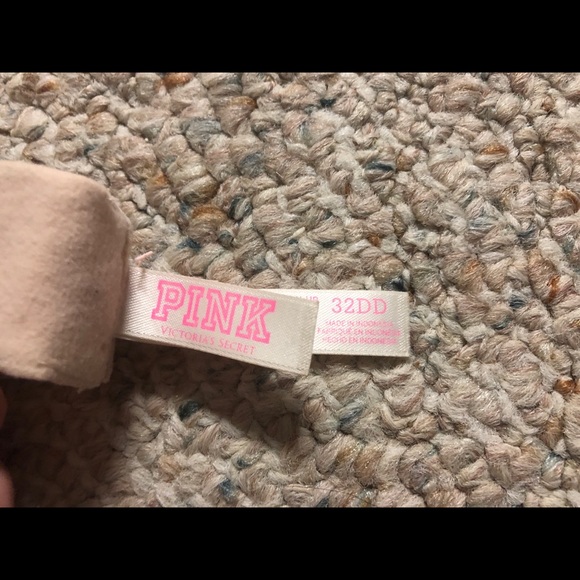 32DD Pink Victoria’s Secret bra - Picture 2 of 2